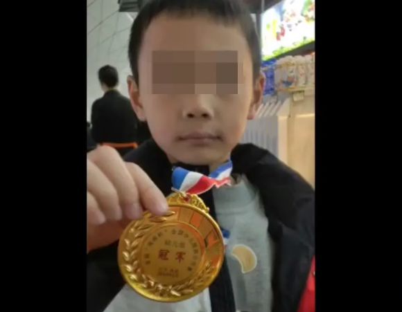 少年向这个世界说几句“遗言”麻将胡了网址代轻生的9岁围棋(图9)